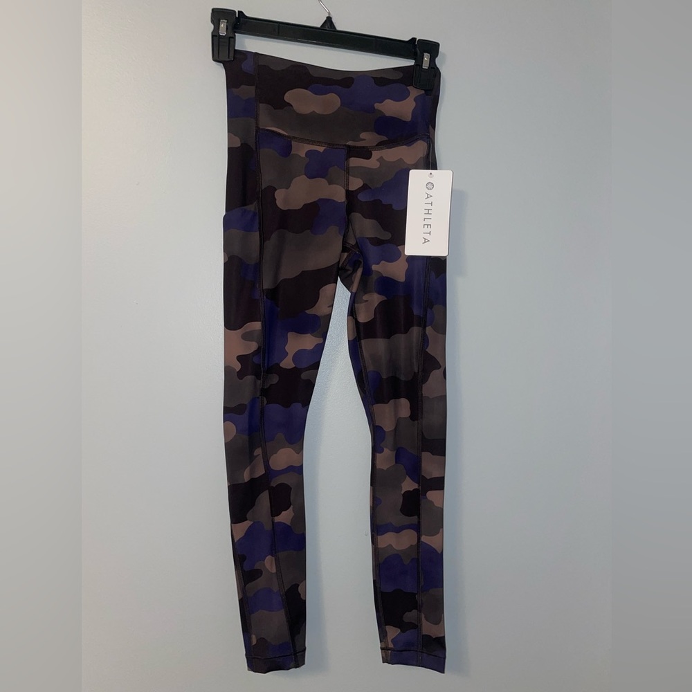 NWT Athleta ultimate stash printed 7/8 leggings